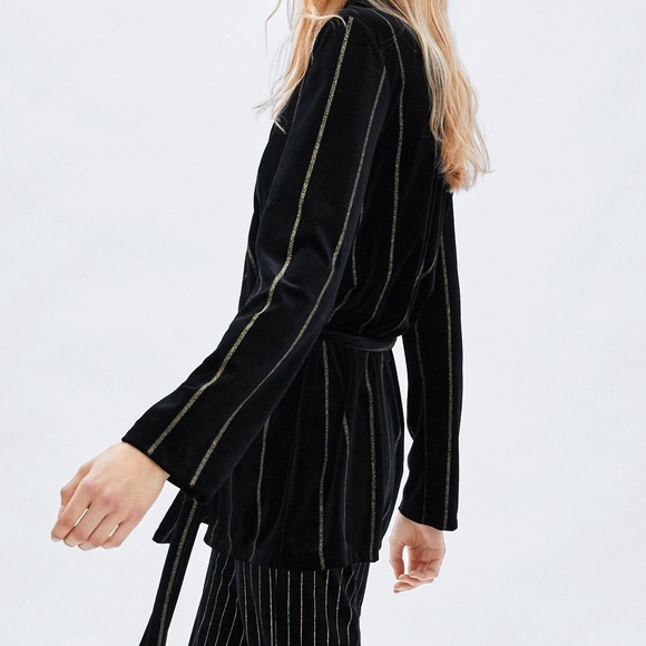 Zara Black Velvet Belted Blazer With Gold Stripes - Picture 5 of 14